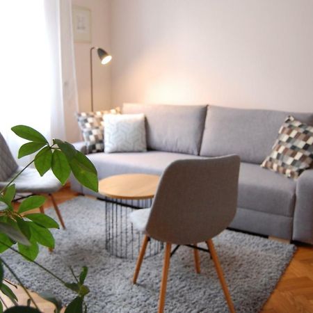 Apartment In The Heart Of プラハ エクステリア 写真