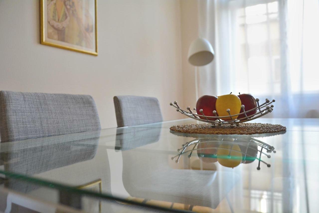 Apartment In The Heart Of プラハ エクステリア 写真