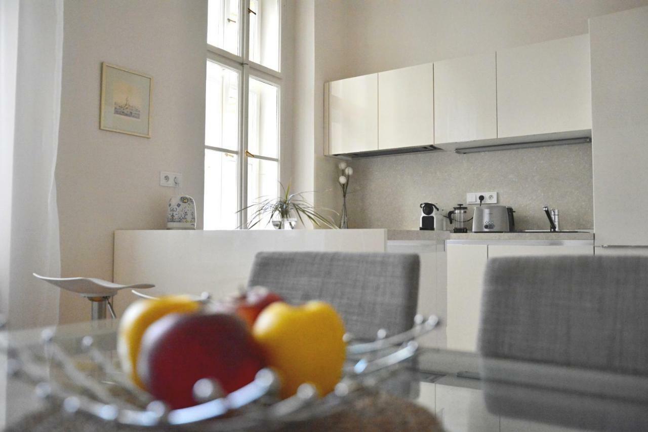 Apartment In The Heart Of プラハ エクステリア 写真