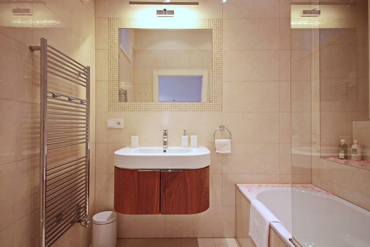 Apartment In The Heart Of プラハ エクステリア 写真
