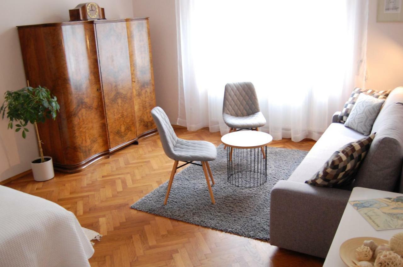 Apartment In The Heart Of プラハ エクステリア 写真
